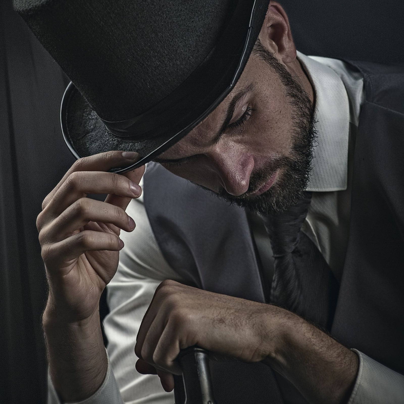 Wine and bar accessory bottle drape catches bottle drip in silk modern red and blue paisley drapes elegantly on bottle